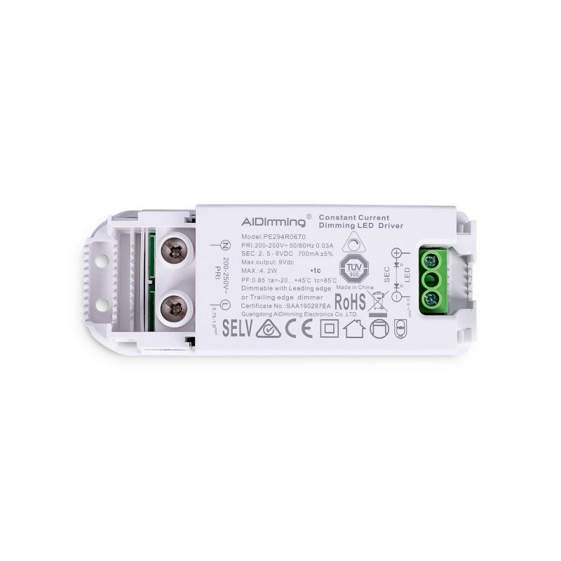 Controlador LED regulable por TRIAC 2-6 V CC - 700 mA - 4,2 W